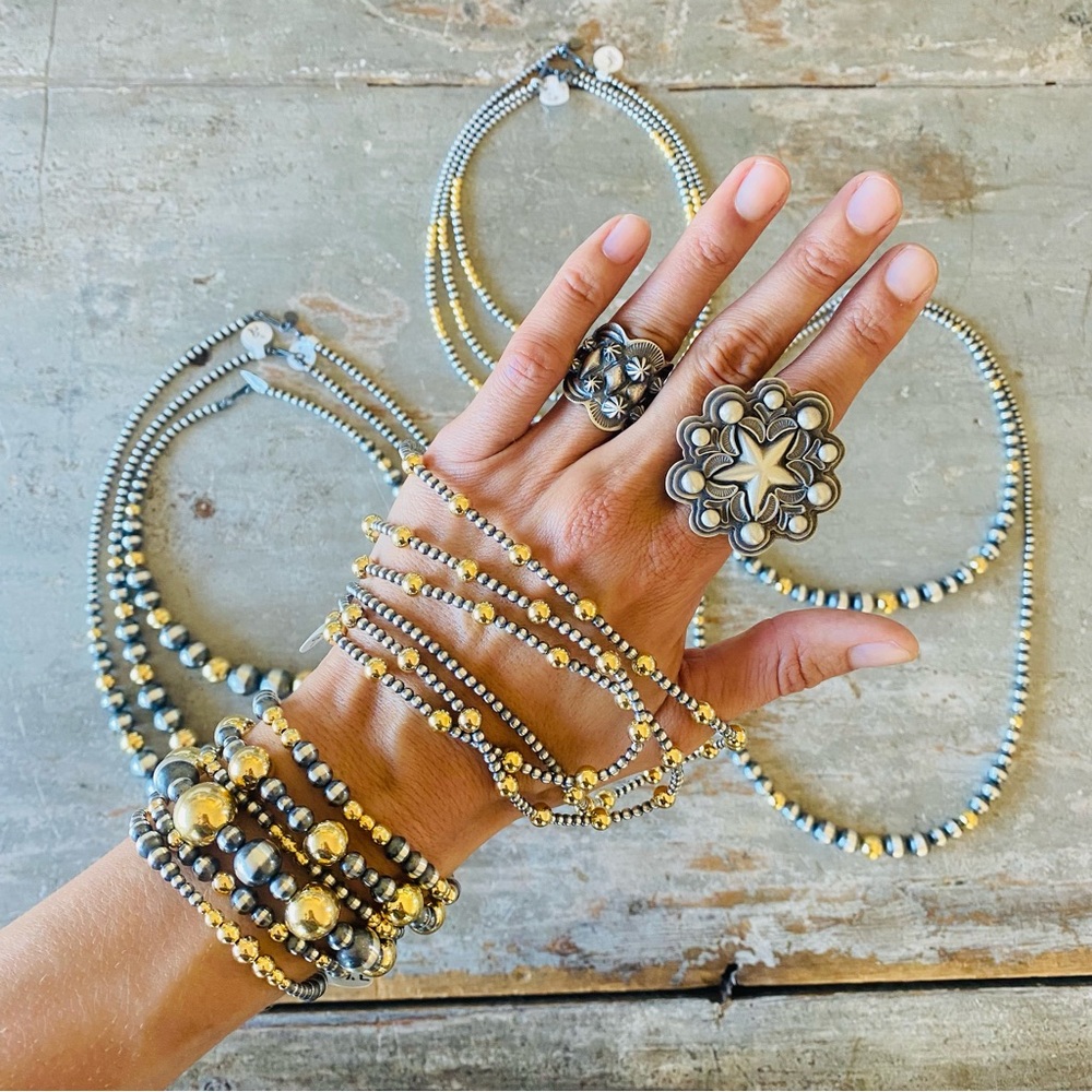 ♥️ Native Strung ♥️ Sterling Silver & 18k Gold Plated Machine Pearls Bracelet - Picture 10 of 11